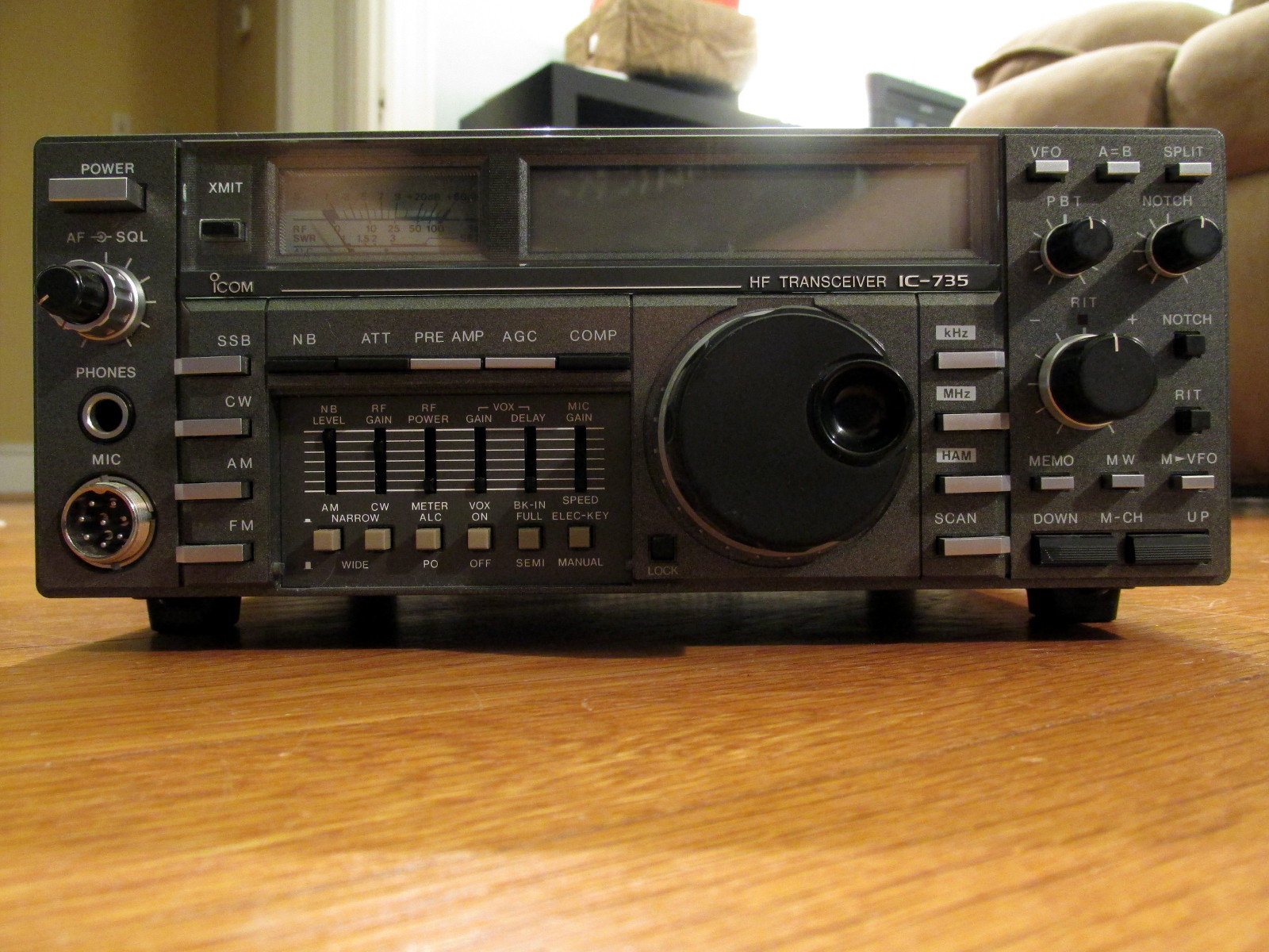 IC735-1